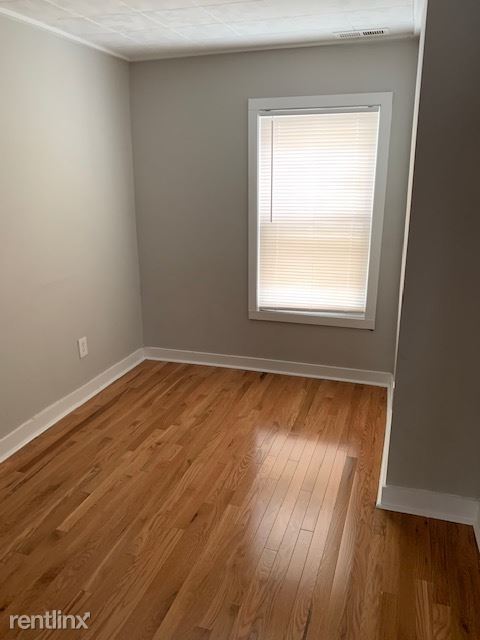 Foto del edificio - 4 br, 1.5 bath House - 121 Auburn St