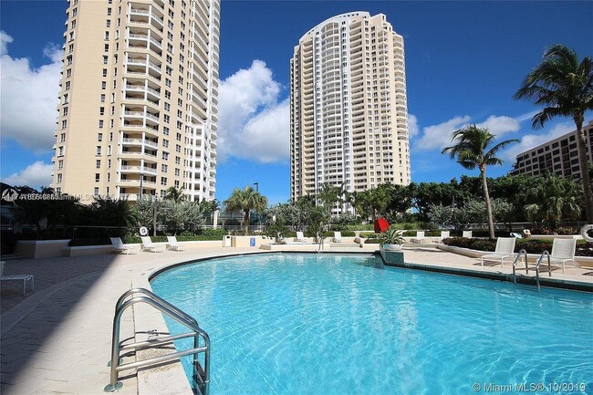 Foto del edificio - 888 Brickell Key Dr