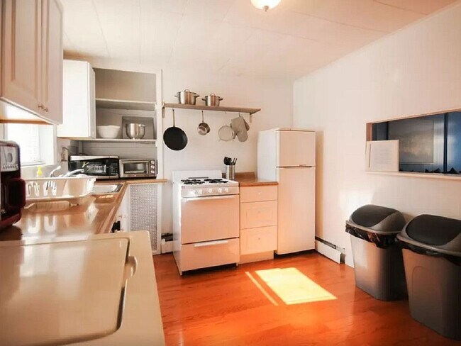 Kitchen - 1726 Sansom St