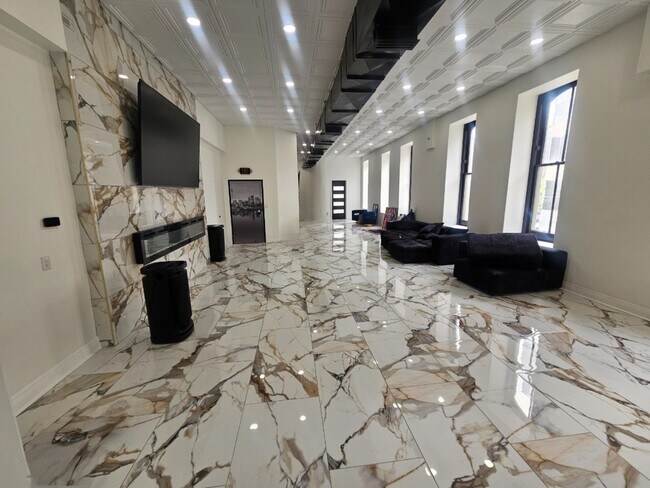 Foto del edificio - 539 W Market St