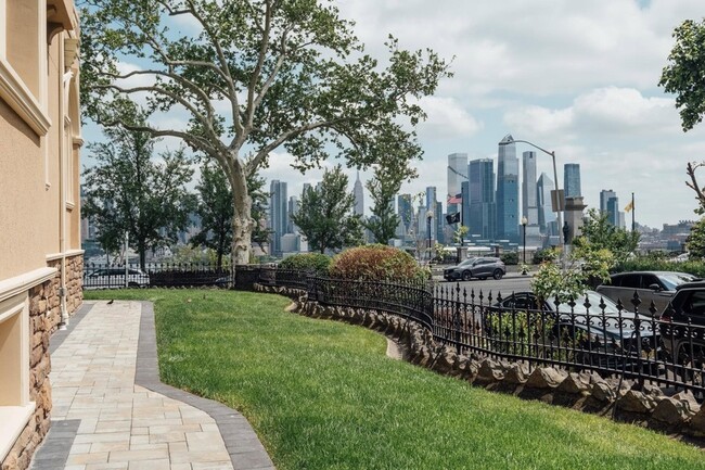 Building Photo - 821 Jfk Boulevard E
