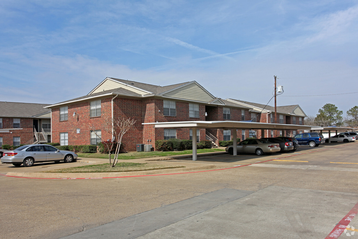 Primary Photo - Ambassador Apartments