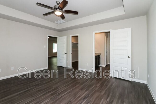 Foto del edificio - 5107 Hector Gustavo Dr