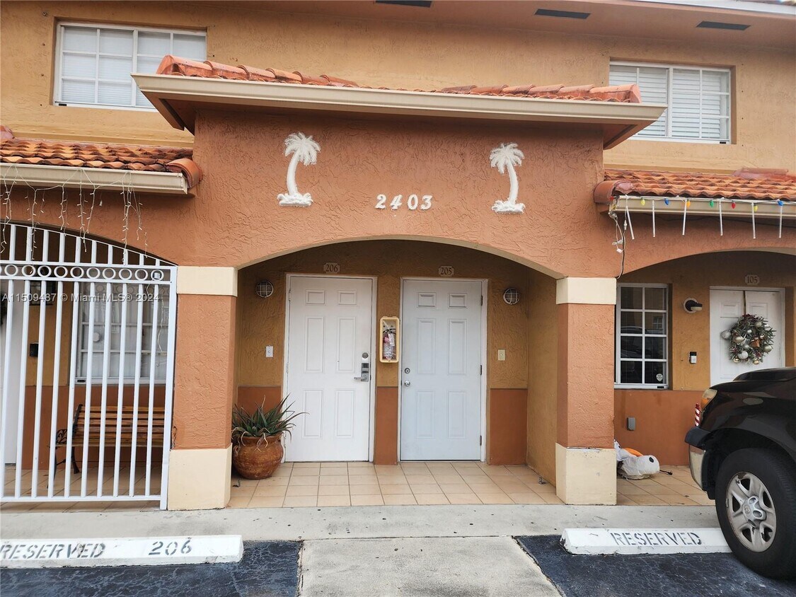 2403 W 76th St Unit 205, Hialeah, FL 33016 Condo for Rent in Hialeah