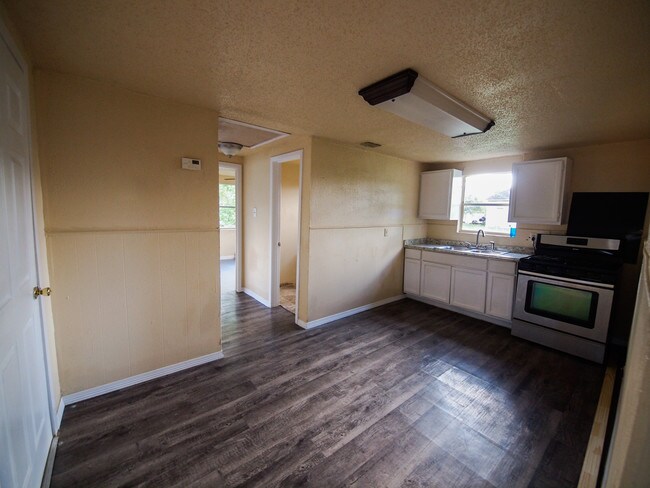 Cocina - 2801 Guadalupe St