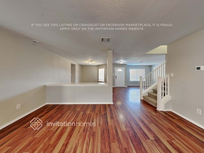 Building Photo - 1919 Carriage Club Dr