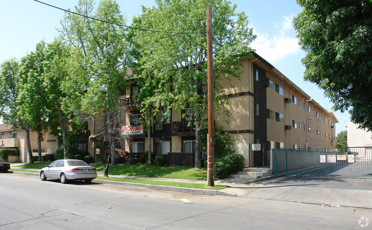 Building Photo - Columbus Apartments