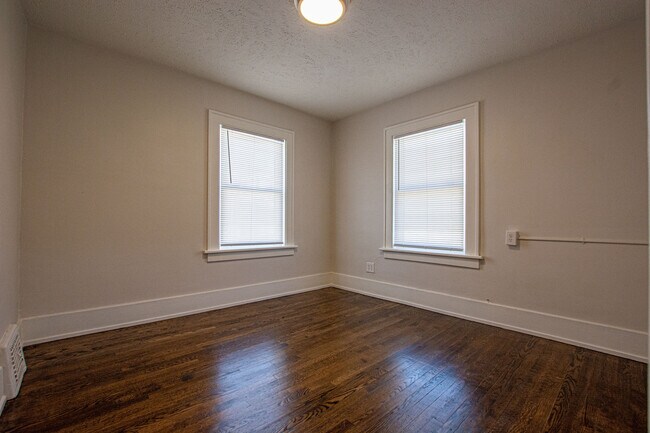 Foto del edificio - 3812 Dodge St