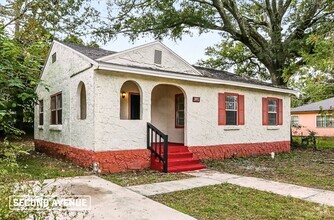 Building Photo - 1816 E 24th St