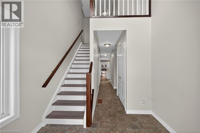 Building Photo - 98 MacNeil Ct