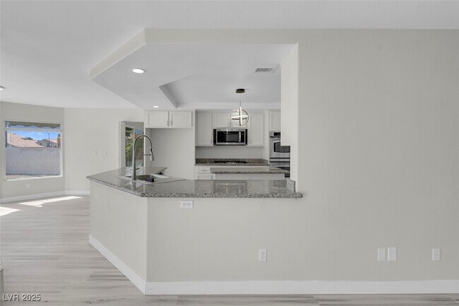 Foto del edificio - 3604 N Campbell Rd