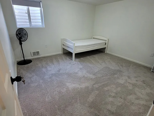 Building Photo - 1640 E 750 S