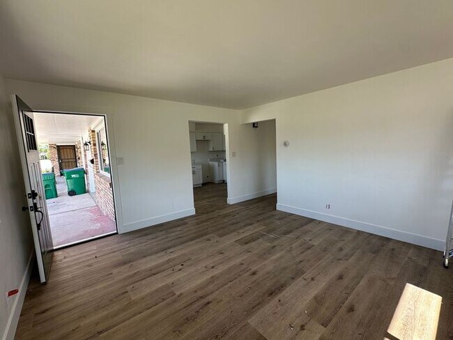 Foto del edificio - 905 E Taylor St