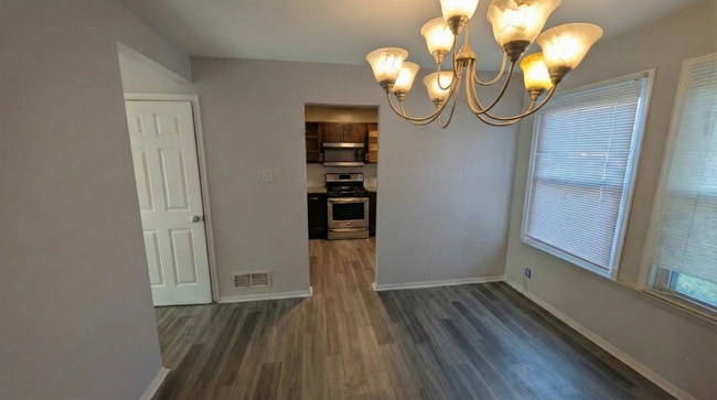 Building Photo - 3 BD in Rosedale with Finished Basement