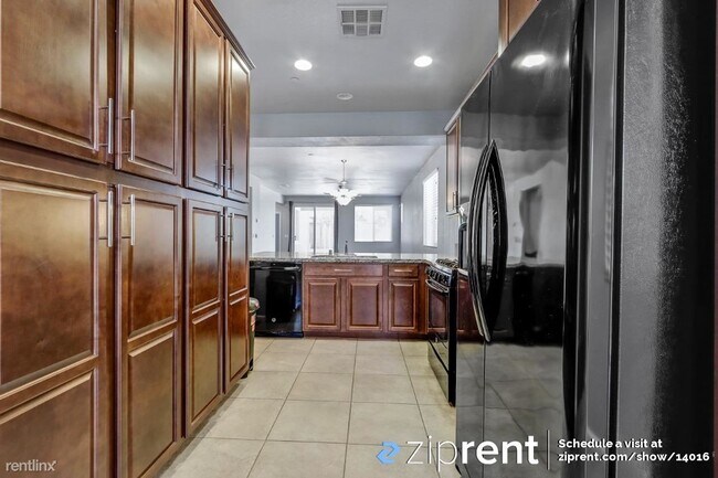 Building Photo - 3 br, 2 bath House - 4800 Ammolite Way, El...