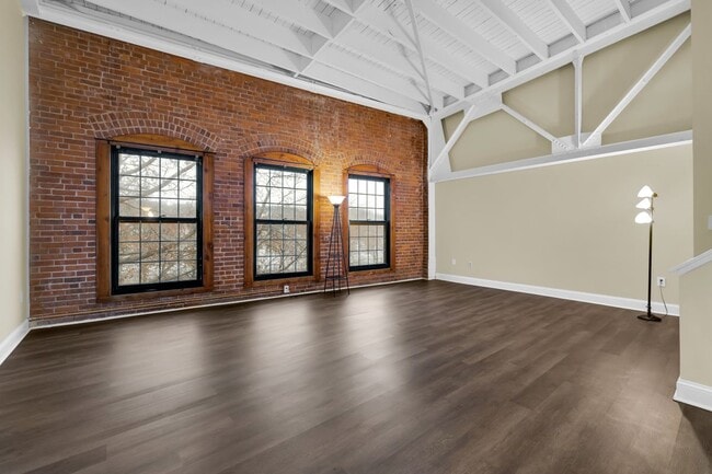 Building Photo - 1 Front St