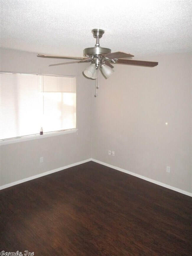 Foto del edificio - 110 Shelby Rd