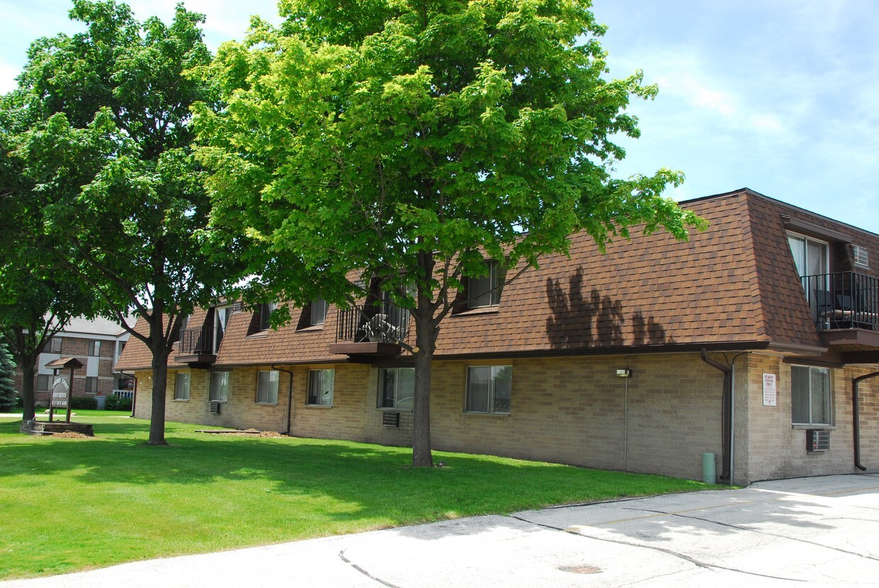 Building Photo - Century Court Apartments