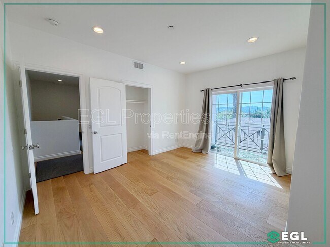 Foto del edificio - 1521 S Hayworth Ave