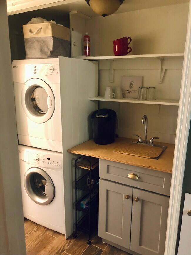 Kitchenette and W/D - 107 S Glenwood Trl