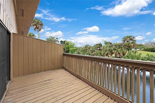 Building Photo - 817 Palm View Dr