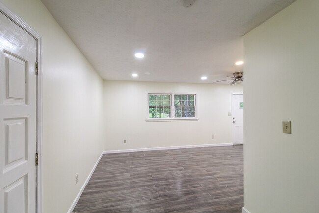 Building Photo - 2979 Tiller Trail SW