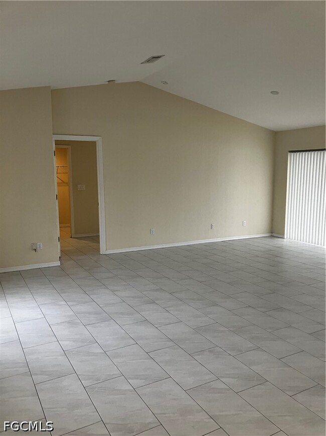Foto del edificio - 1001 SE 17th St