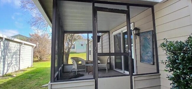 Foto del edificio - 1725 Hilton Head Blvd