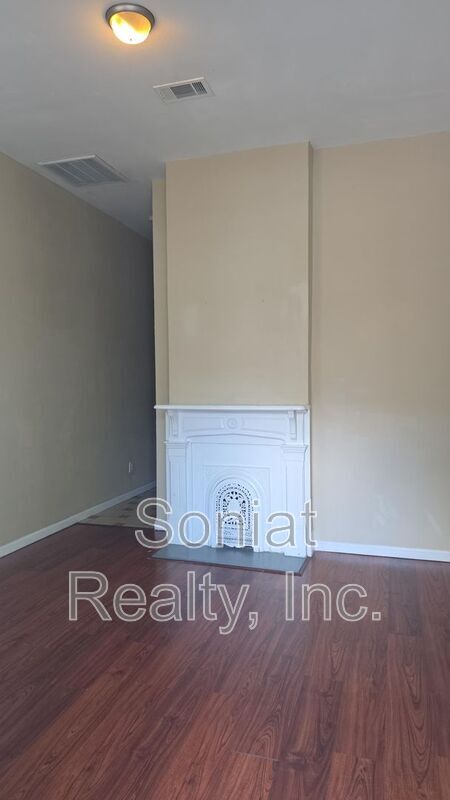 Building Photo - 705 Felicity St
