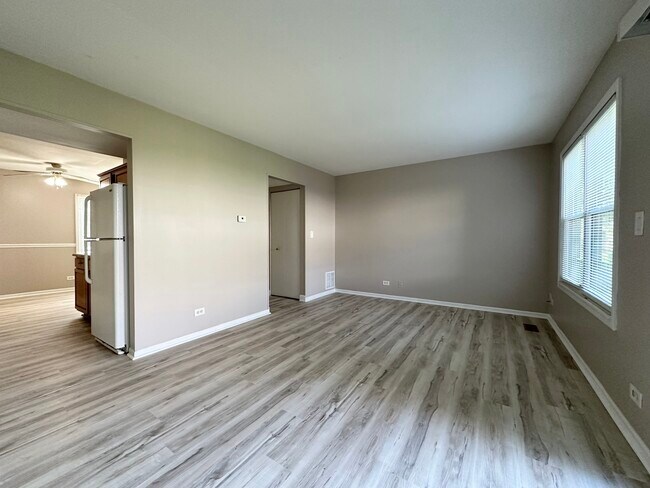 Foto del edificio - 2543 Prairieview Ln S