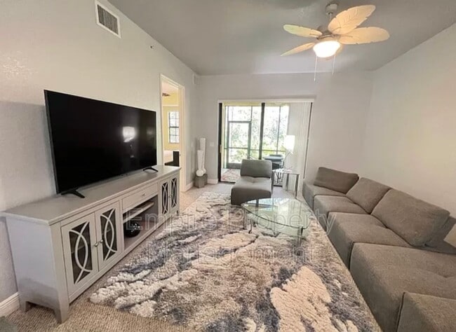 Building Photo - Spacious 3 Bed, 2 Bath Condo with 1 Car Ga...