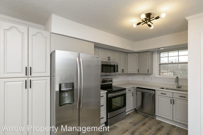 Building Photo - 4 br, 2.5 bath House - 228 Bass Drive
