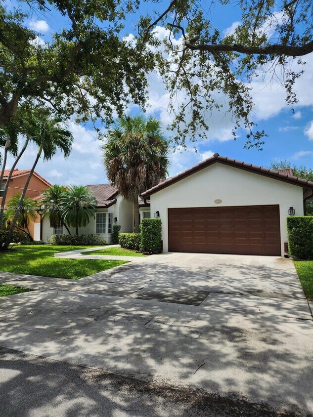 Foto principal - 19640 NW 87th Pl