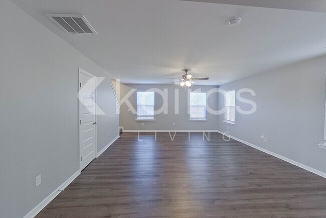 Building Photo - 140 Western Red Cedar Dr