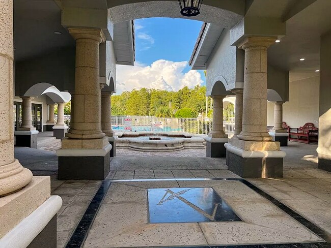 Foto del edificio - 14025 Fairway Island Dr