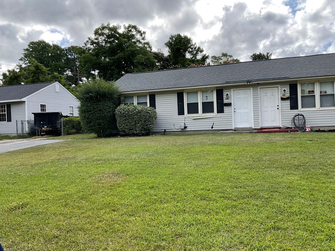 Primary Photo - 2 bedroom duplex Northwoods area