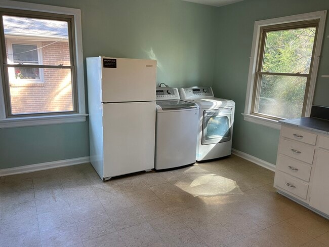 Building Photo - 408 Westmoreland Pl