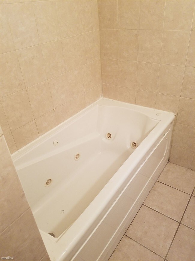 Foto del edificio - 3 br, 1 bath House - 3535 Windsor Drive