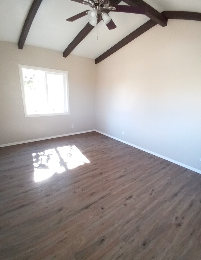 Foto del edificio - 11618 Rosewood Ave