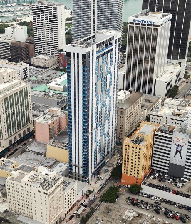 Foto del edificio - 151 SE 1st St