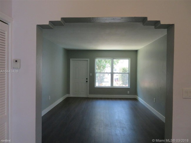 Building Photo - 2 br, 1 bath House - 2155 SW 26th St