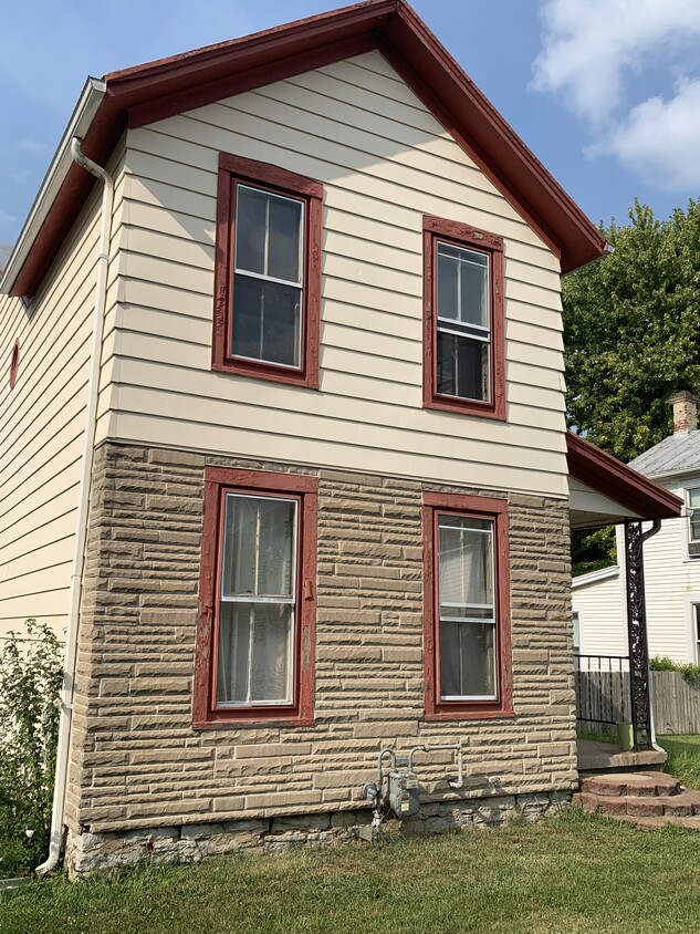 Primary Photo - 915 E Pearl St