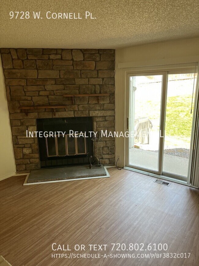 Foto del edificio - 9728 W Cornell Pl
