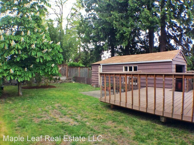 Foto del edificio - 2 br, 1 bath House - 10309 12th Ave NE