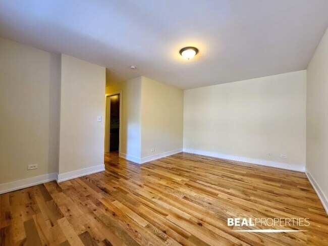Building Photo - 0 bedroom in CHICAGO IL 60614