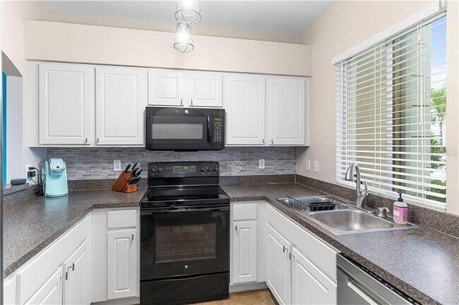 Building Photo - 18174 Paradise Point Dr