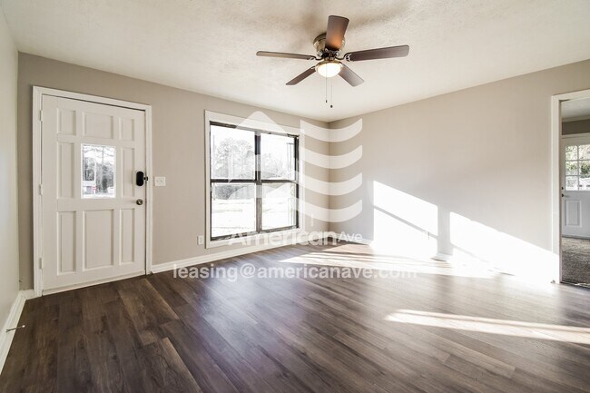 Building Photo - 4935 Lisa Ct