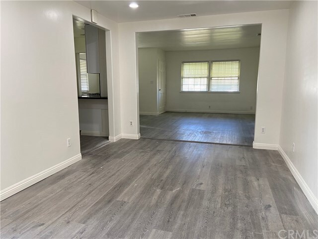 Foto del edificio - 1237-1233 3 Ranch Rd