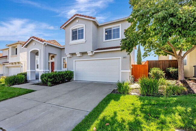Building Photo - Freshly Renovated Single-Family Home for Rent