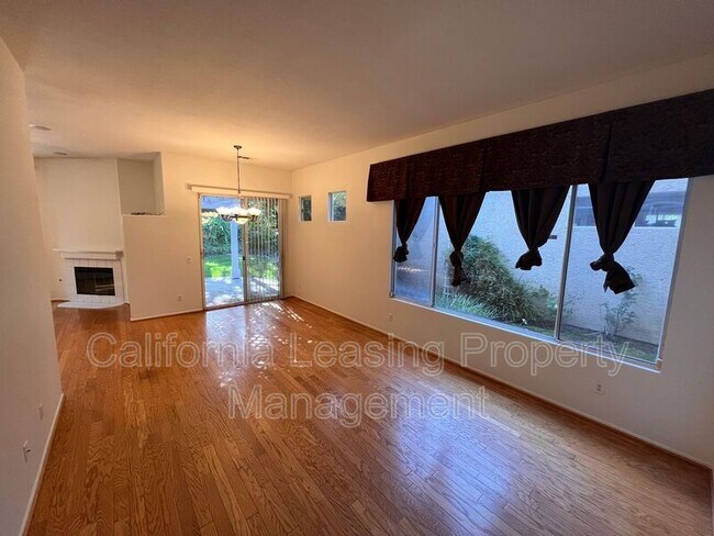 Building Photo - 27814 Sandstone Ct